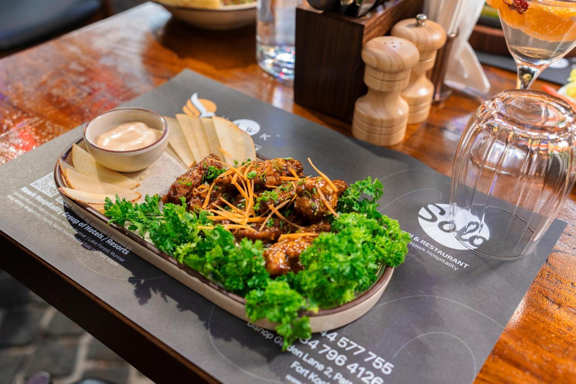 Solo Inn By Hawk Hospitality Kochi Εξωτερικό φωτογραφία