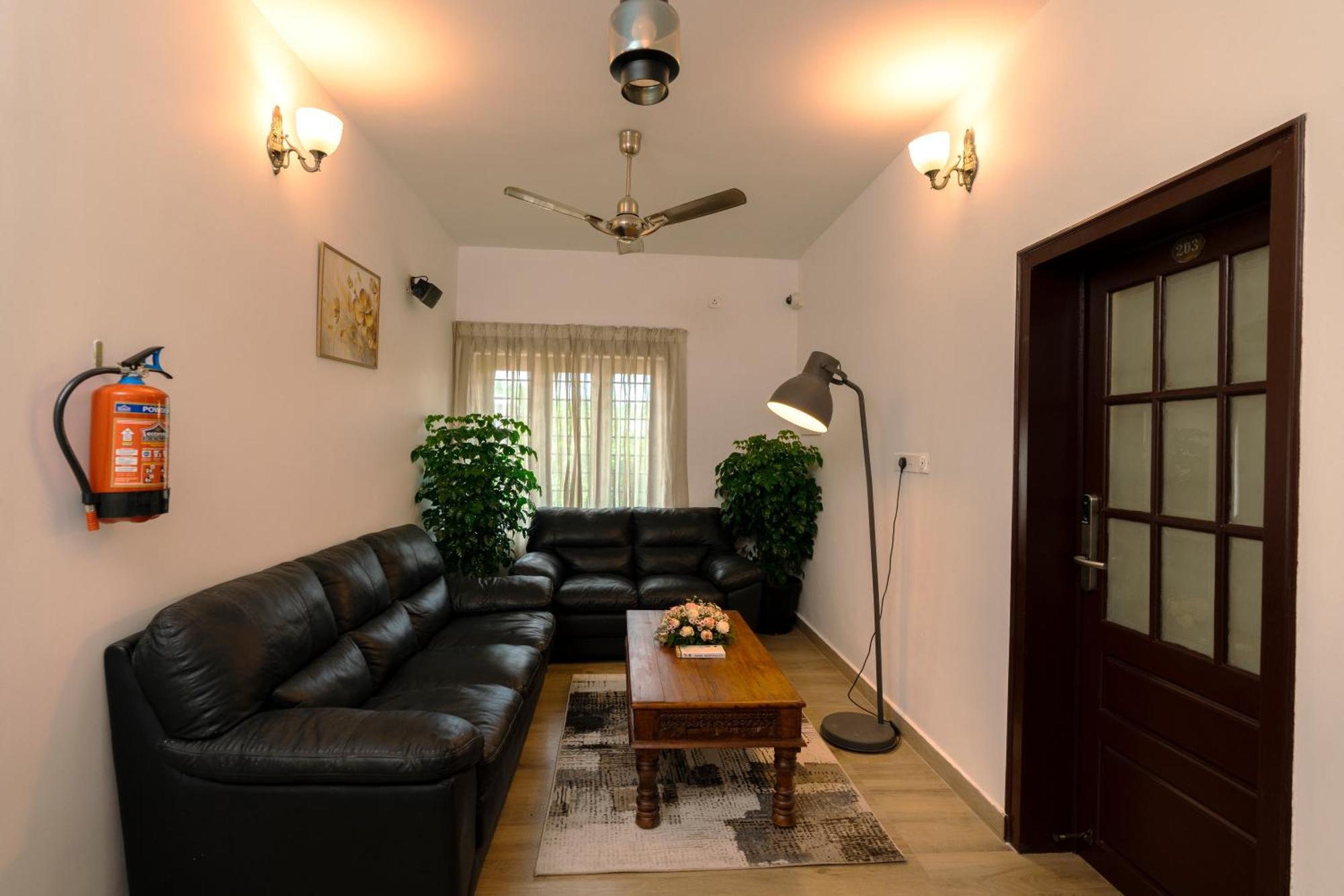 Solo Inn By Hawk Hospitality Kochi Εξωτερικό φωτογραφία
