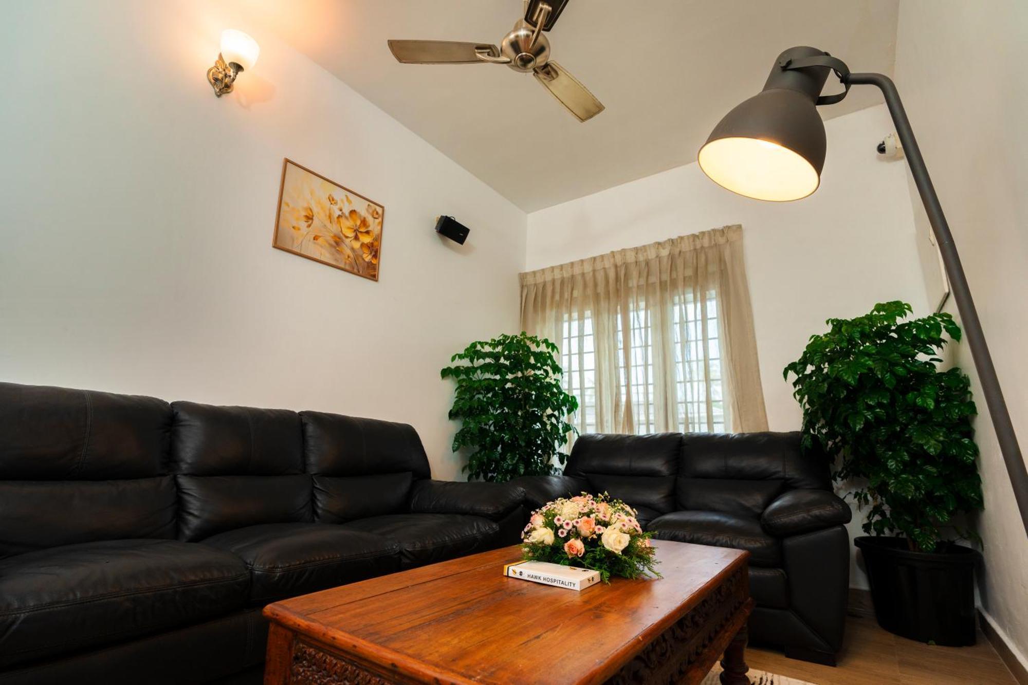 Solo Inn By Hawk Hospitality Kochi Εξωτερικό φωτογραφία