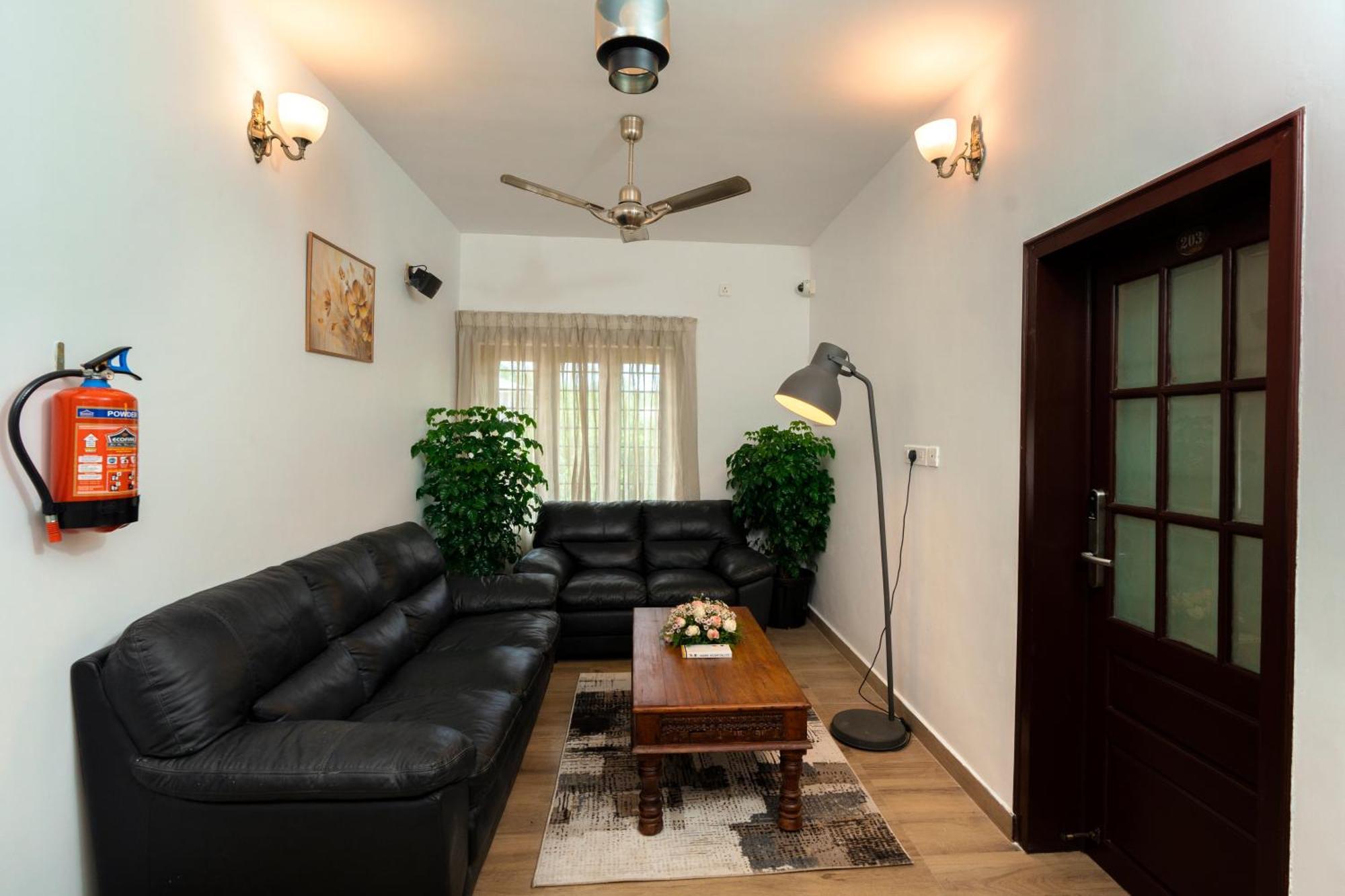 Solo Inn By Hawk Hospitality Kochi Εξωτερικό φωτογραφία