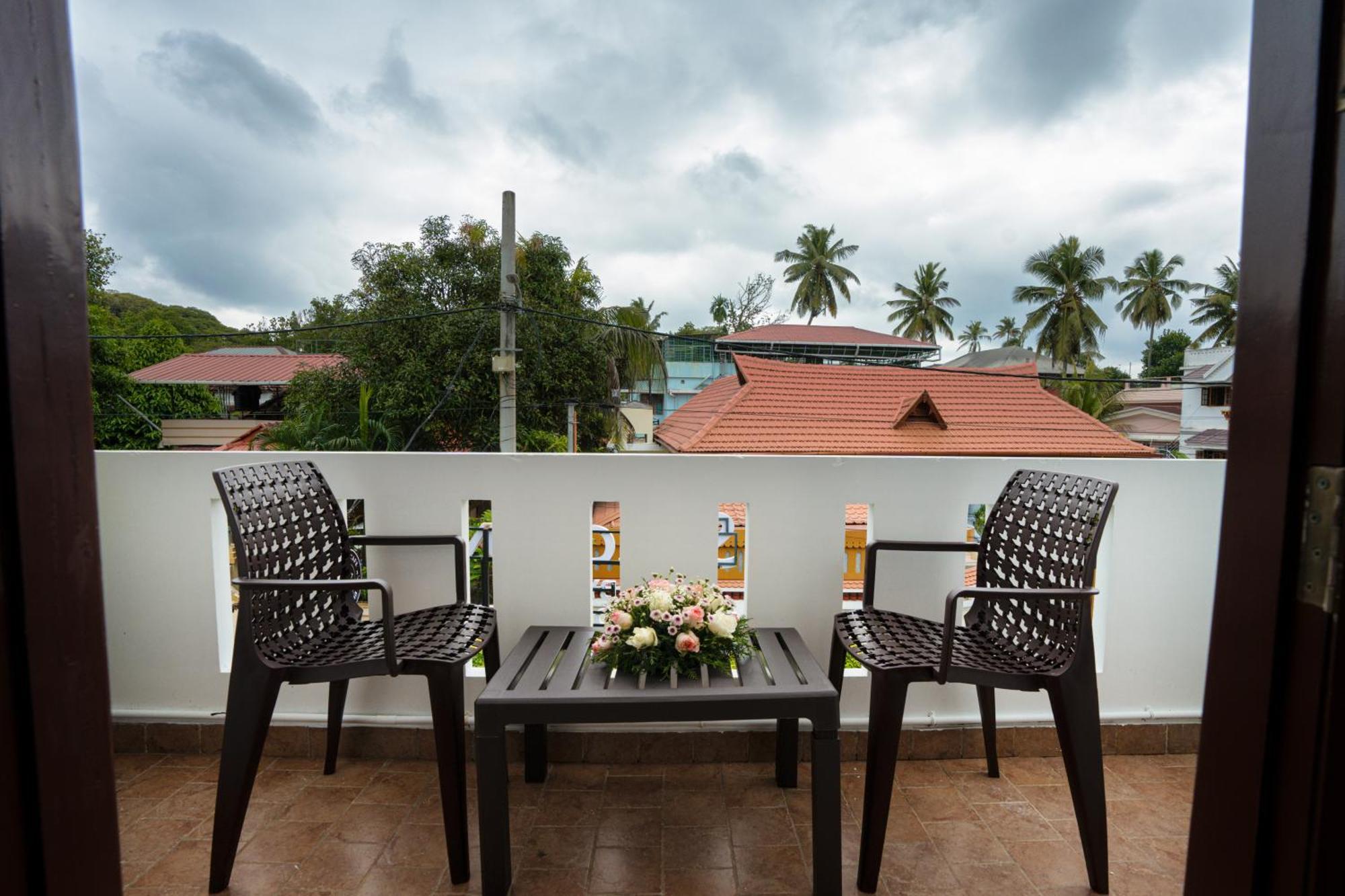Solo Inn By Hawk Hospitality Kochi Εξωτερικό φωτογραφία