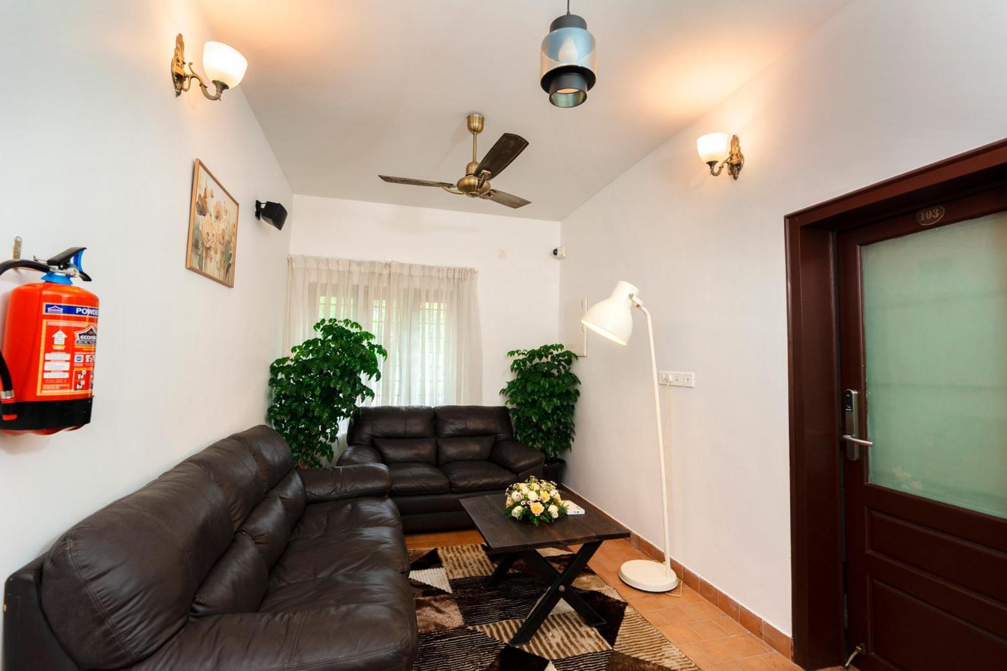Solo Inn By Hawk Hospitality Kochi Εξωτερικό φωτογραφία