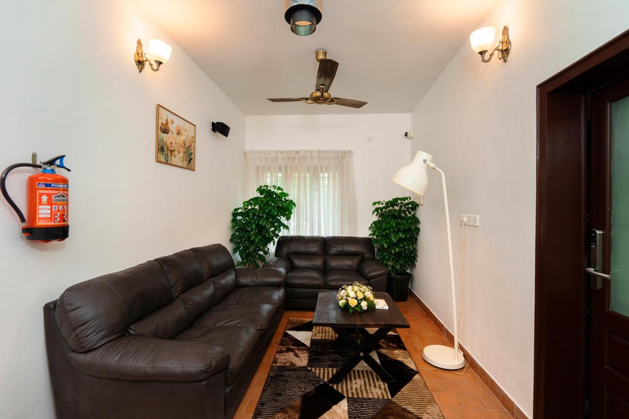 Solo Inn By Hawk Hospitality Kochi Εξωτερικό φωτογραφία