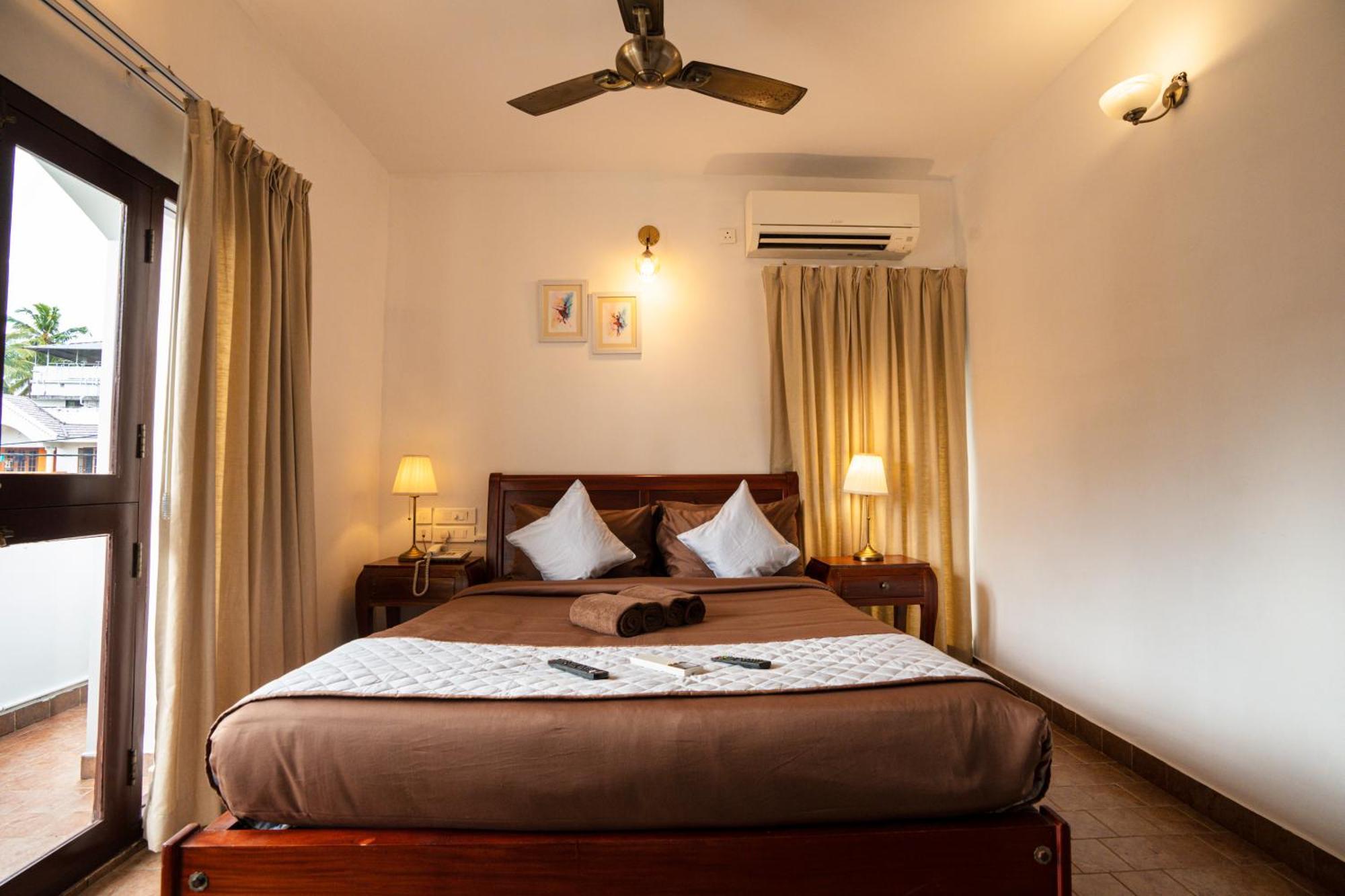 Solo Inn By Hawk Hospitality Kochi Εξωτερικό φωτογραφία